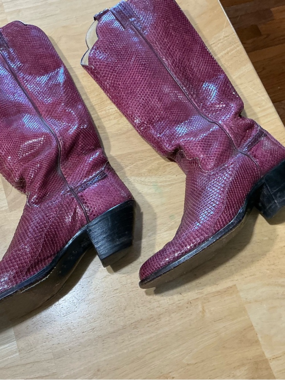 Justin Boots Women's Wine Snakeskin-Texture Western Boots